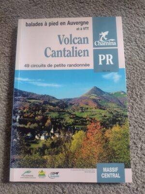 Volcan Cantalien: Massif Central Paperback Book